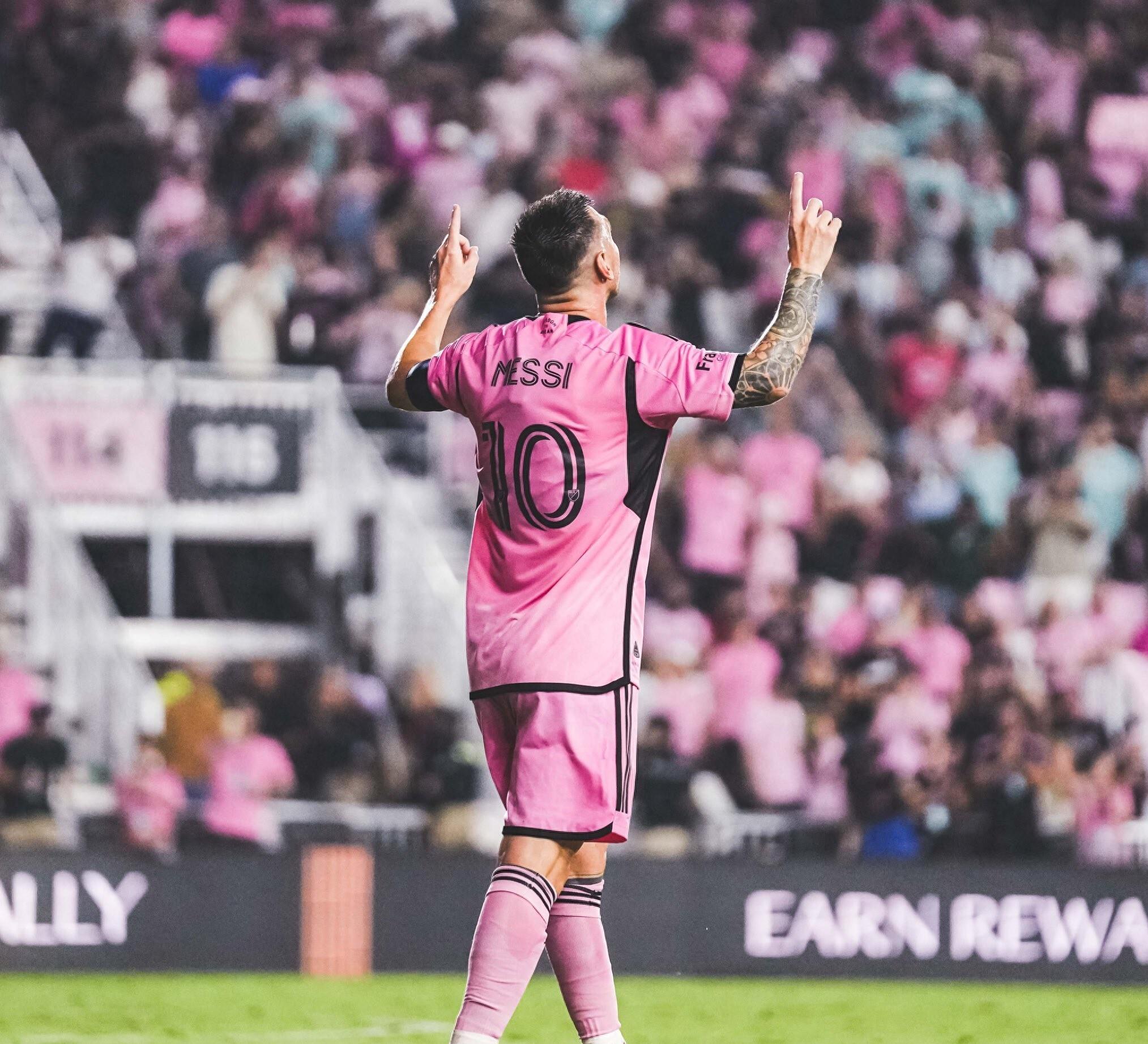 关于梅西连续十场比赛得分超过败北，塞尔维亚队挑战极限！的信息